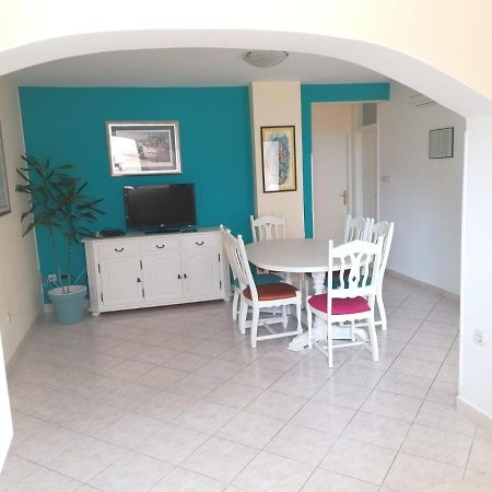 Apartmani Petricevic Supetar Exterior foto