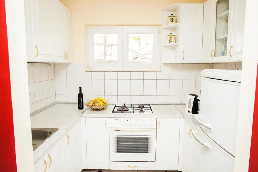 Apartmani Petricevic Supetar Exterior foto