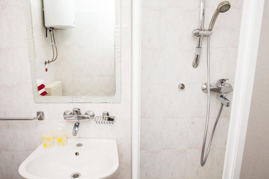 Apartmani Petricevic Supetar Exterior foto