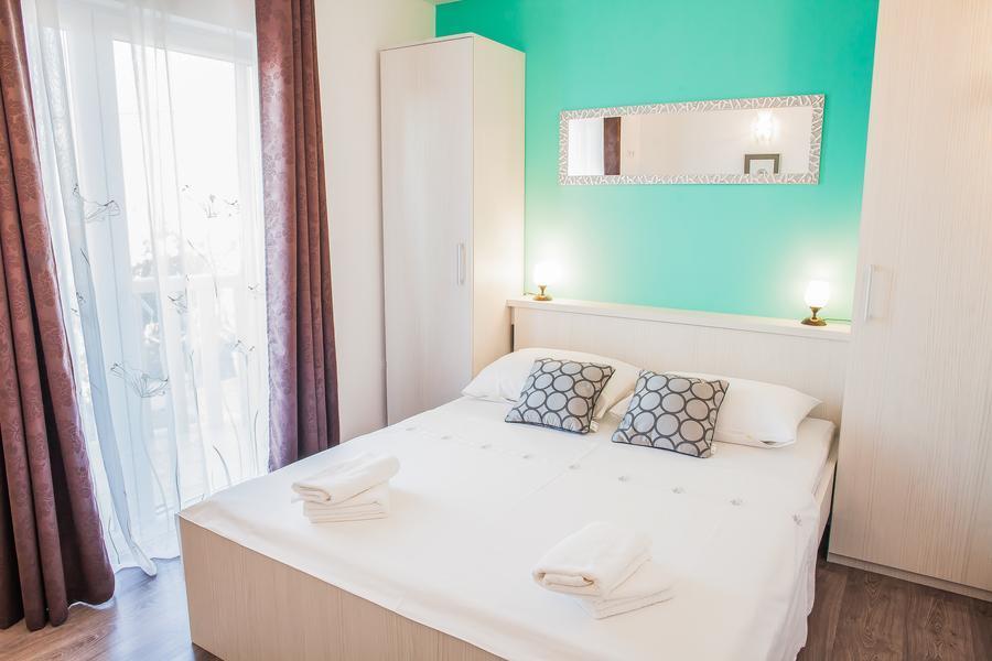 Apartmani Petricevic Supetar Exterior foto
