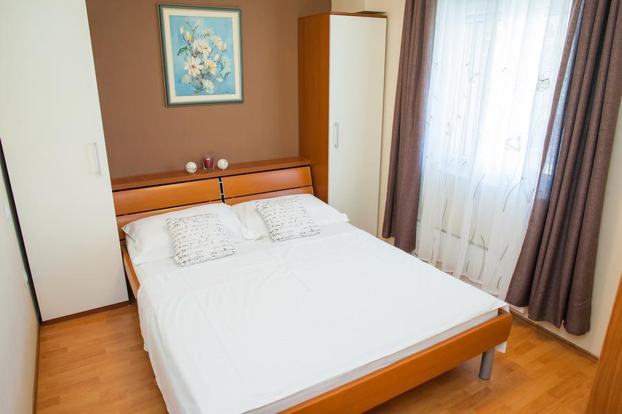 Apartmani Petricevic Supetar Exterior foto