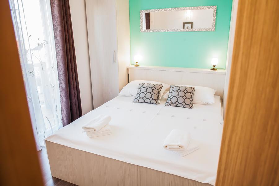 Apartmani Petricevic Supetar Exterior foto